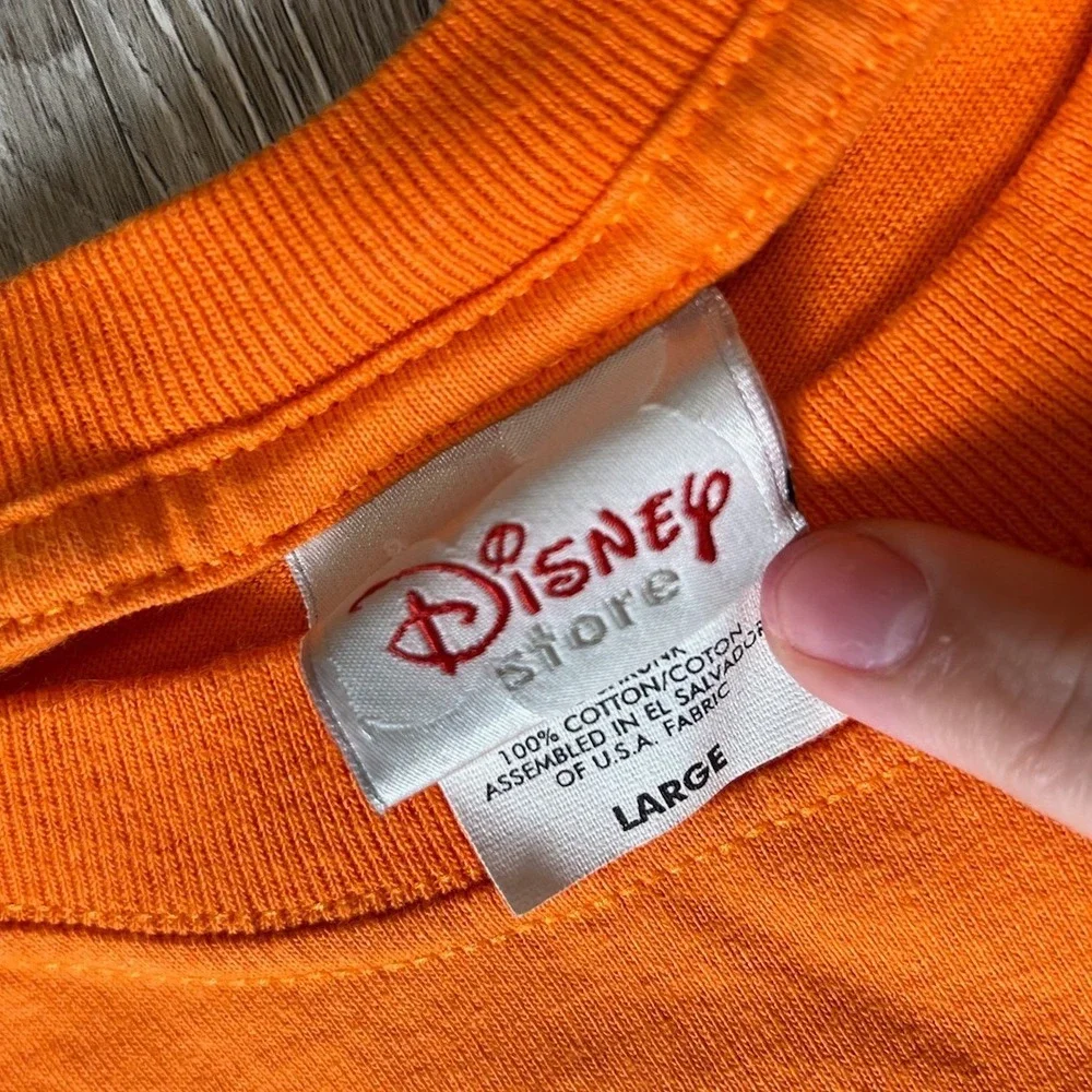 Disney Store Donald Duck T Shirt Mens Large Orange Complaint Department Graphic